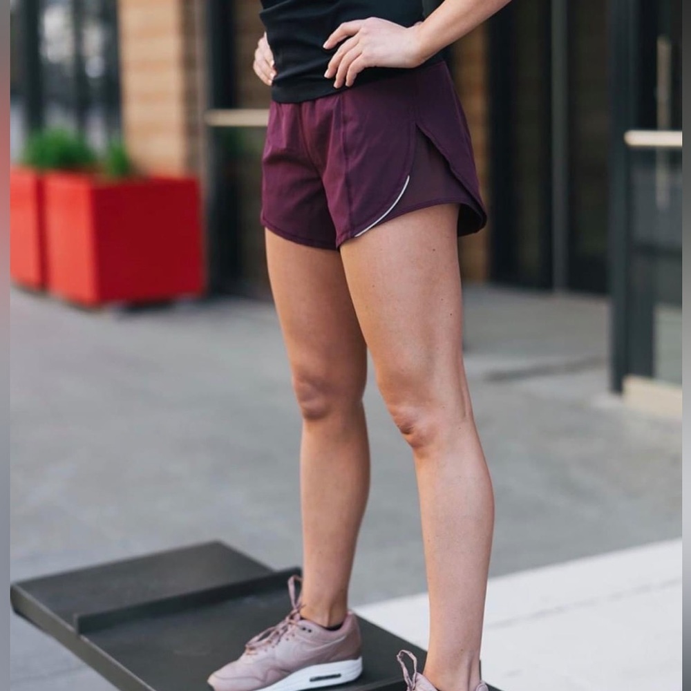 Zyia Women’s Maroon Mesh Energy Shorts Size Medium